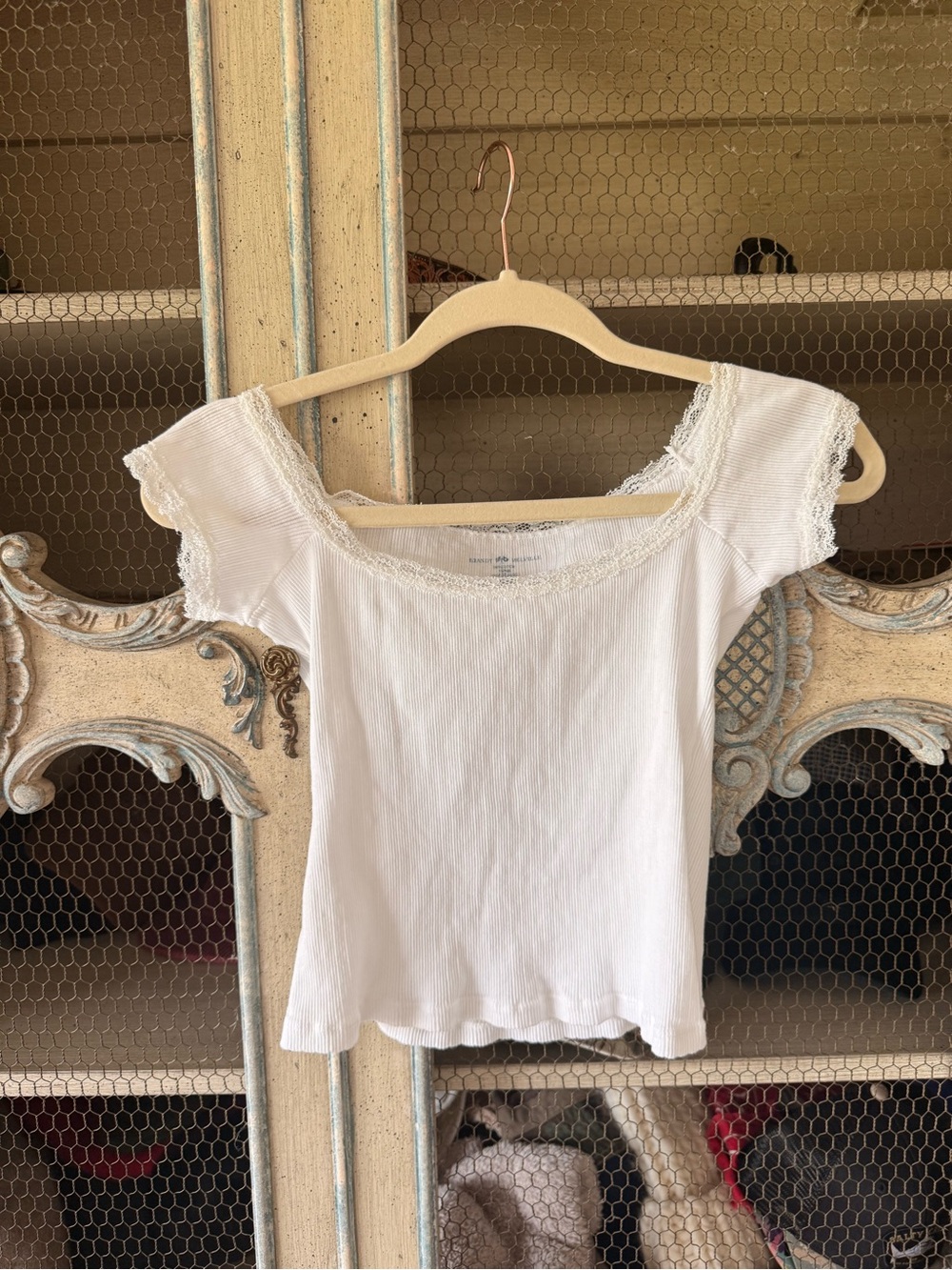 Brandy Melville White Ribbed Lace-Trim Crop Top
